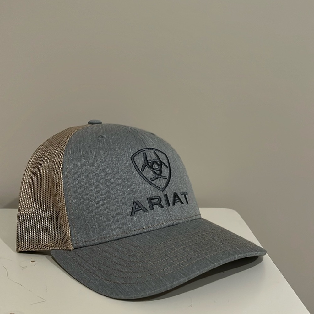 Grey Ariat hat